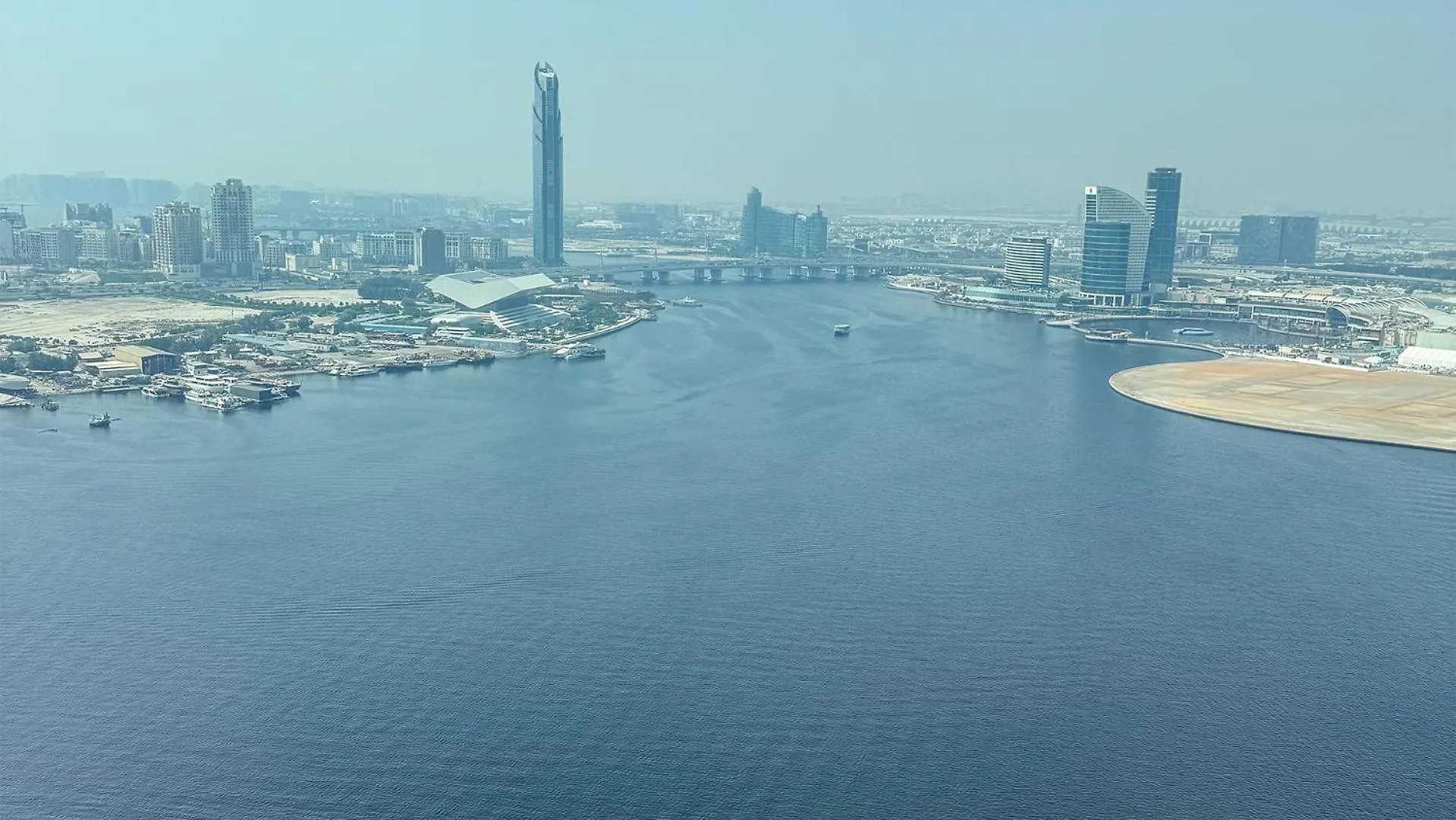 Apartment Luxury 2Bhk & Lagoon View Dubai