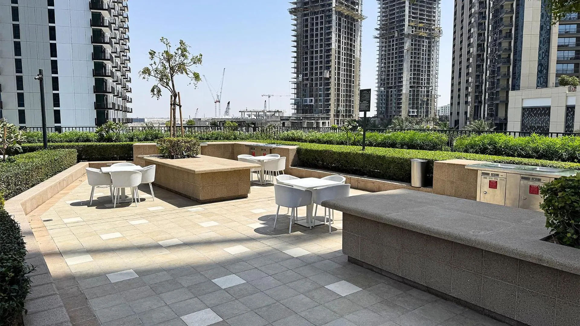 Luxury 2Bhk & Lagoon View Dubai Apartment