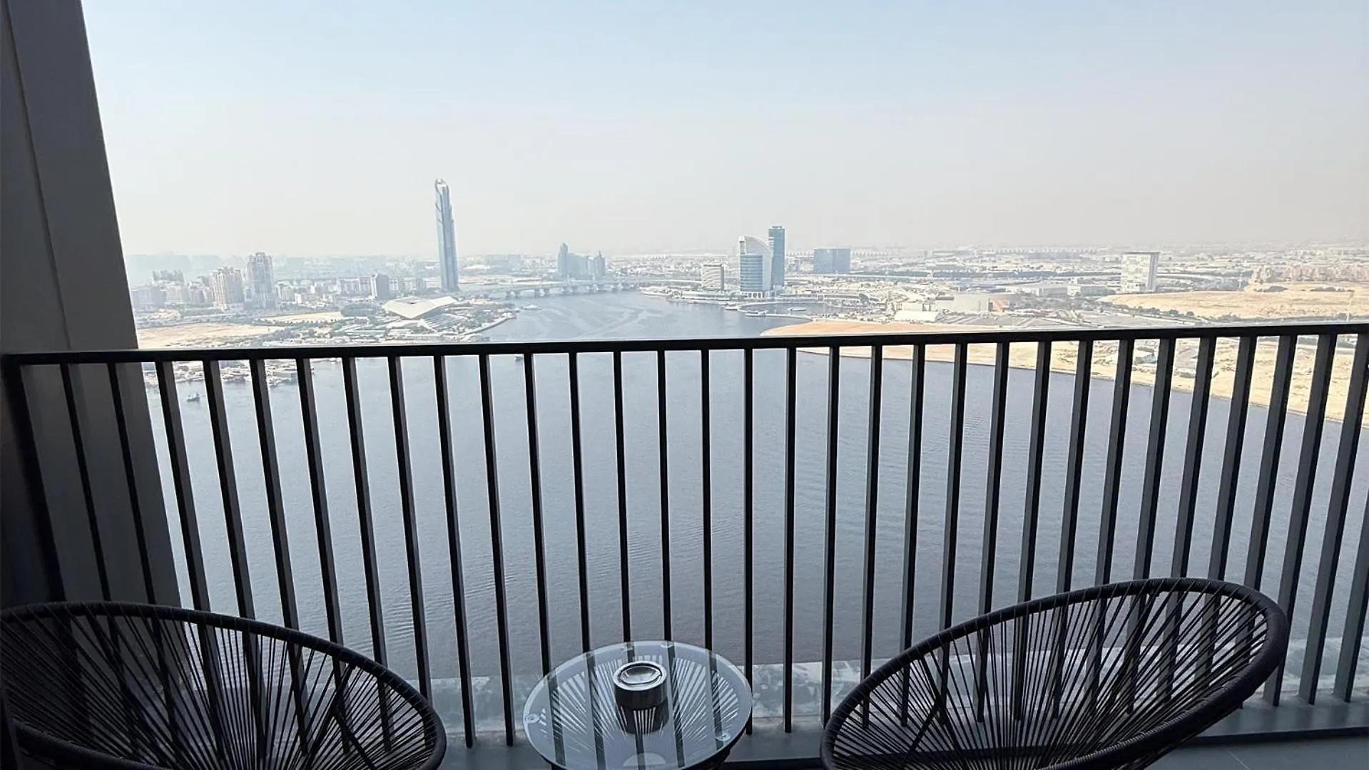 Lägenhet Luxury 2Bhk & Lagoon View Dubai Förenade Arabemiraten