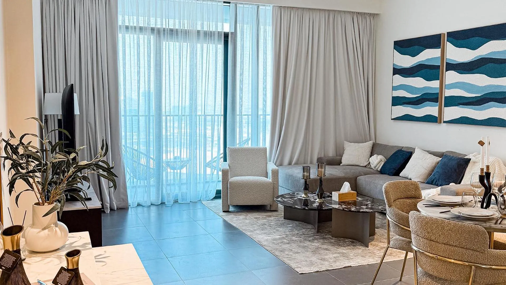 Apartment Luxury 2Bhk & Lagoon View Dubai